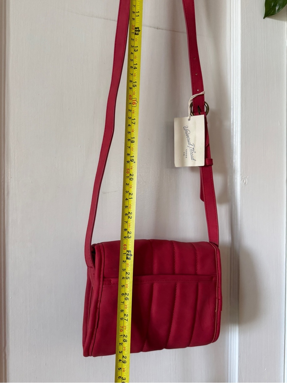 Universal threads Quilted Fuchsia Crossbody Bag with Gold Ring Detail new - Picture 12 of 12